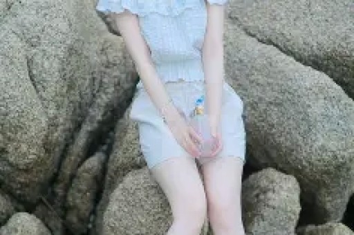 条条大路通罗马！不当明星的文章在上海开饭店女儿也为他宣传
